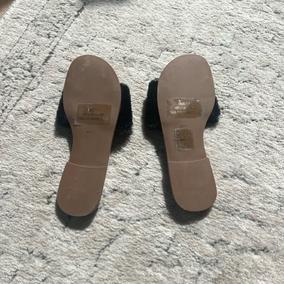 NWOT Never Worn Jack Rogers Black Furry Slide Sandals - Picture 5 of 5